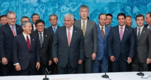 El Presidente Mulino en reunión oficial con delegados de la Federación Empresarial de Japón en el Palacio de las Garzas