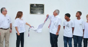 Presidente José Raúl Mulino inaugurando la Ciudad Deportiva en Changuinola