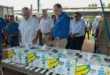 Presidente Mulino recorriendo plantaciones bananeras en Bocas del Toro junto a directivos de Chiquita