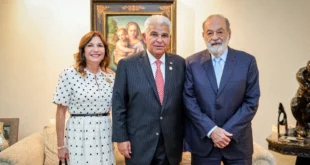 Reunión estratégica entre el presidente de Panamá, José Raúl Mulino, y el empresario Carlos Slim para discutir inversiones en infraestructura.