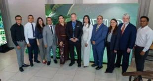 Ejecutivos de Caja de Ahorros durante la presentación del Informe de Sostenibilidad 2025 en Panamá