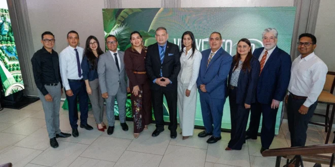 Ejecutivos de Caja de Ahorros durante la presentación del Informe de Sostenibilidad 2025 en Panamá