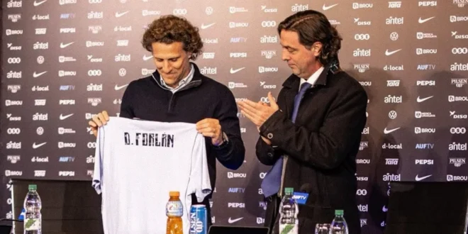 Presentación de Diego Forlán como entrenador de Uruguay