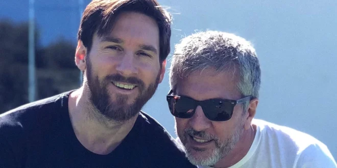 Jorge Messi junto a su hijo Lionel Messi en una celebración familiar