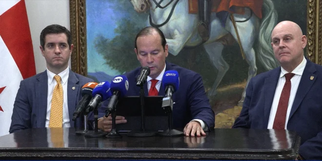 El canciller Javier Martínez-Acha en conferencia de prensa en el Salón Bolívar de la Cancillería de Panamá
