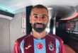 Mohamed Salah llegando al aeropuerto de Estambul para su fichaje por el Trabzonspor