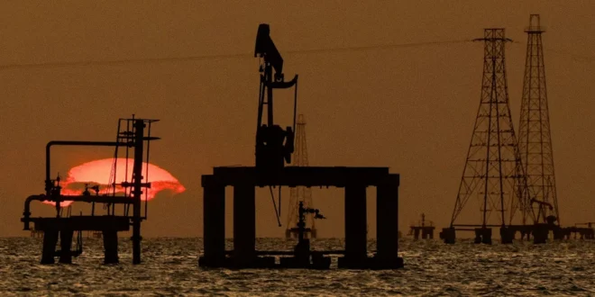 Impacto de la escalada militar entre EE. UU. e Irán en el precio del petróleo