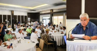 Presidente Mulino conversando con productores agrícolas en Coclé sobre el programa Mi Primer Empleo Agro