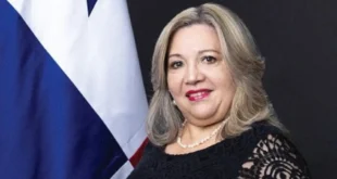 Renuncia de Agnes De León de Cotes en el Meduca