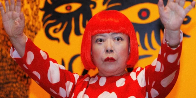 Retrato de Yayoi Kusama