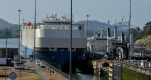 Restricciones de tránsito y reducción de calado en el Canal de Panamá debido a la sequía provocada por El Niño.