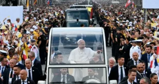 La histórica visita del papa León XIV a París y su masiva misa en los Campos Elíseos