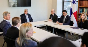 El presidente José Raúl Mulino reunido con directivos de Blackstone y SSA Marine en Nueva York