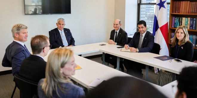El presidente José Raúl Mulino reunido con directivos de Blackstone y SSA Marine en Nueva York