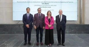 Ministro de Comercio de Panamá reunido con empresarios españoles en la Cámara de Comercio de Madrid.
