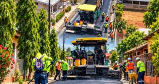 Obras de pavimentación y mejora vial en calles del distrito de Aguadulce.