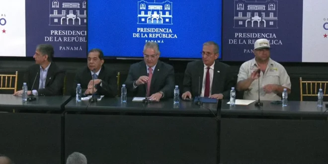 Conferencia de prensa de autoridades gubernamentales sobre el balance del sismo en Panamá.