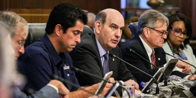 Reunión del Consejo de Gabinete evaluando el Presupuesto General del Estado