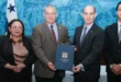 Firma del convenio interinstitucional en el Palacio de Las Garzas