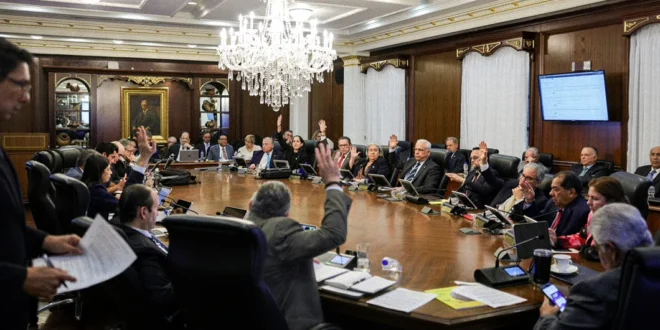 Reunión del Consejo de Gabinete de Panamá evaluando nuevos proyectos de ley.