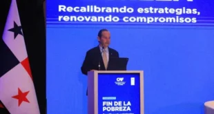 Javier Martínez participando en la conferencia regional de CAF y PNUD