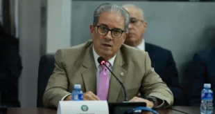 Ministro de Salud sustentando presupuesto ante la Asamblea Nacional