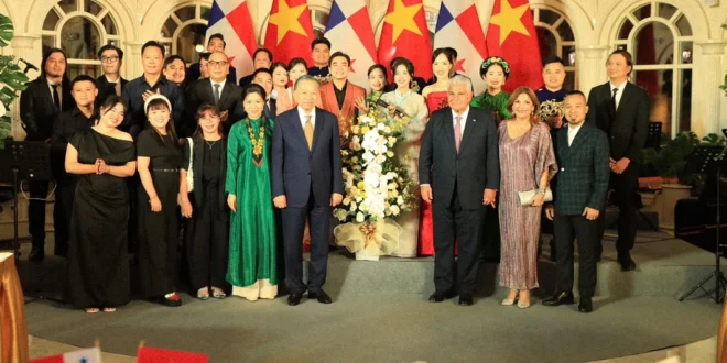 El presidente José Raúl Mulino durante su visita oficial a Vietnam.