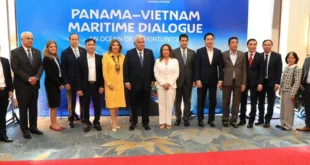 El Presidente José Raúl Mulino en encuentro con representantes de empresas navieras de Vietnam.