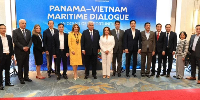 El Presidente José Raúl Mulino en encuentro con representantes de empresas navieras de Vietnam.