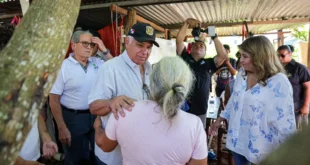 El presidente José Raúl Mulino durante su recorrido por las zonas afectadas en Veraguas.