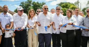 Presidente José Raúl Mulino inaugurando la carretera Alto Boquete Caldera en Chiriquí