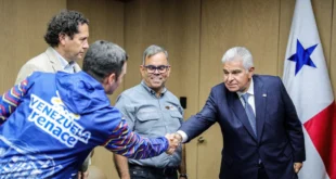 El presidente José Raúl Mulino reunido con la delegación de ingenieros venezolanos en Panamá