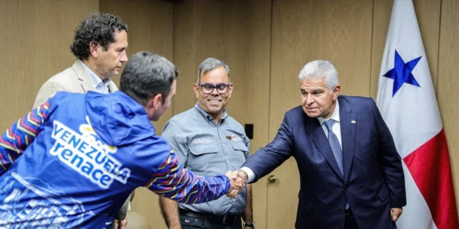 El presidente José Raúl Mulino reunido con la delegación de ingenieros venezolanos en Panamá