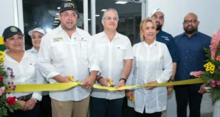 Ministro Juan Carlos Orillac inaugurando la Tienda del Pueblo en Changuinola, Bocas del Toro.